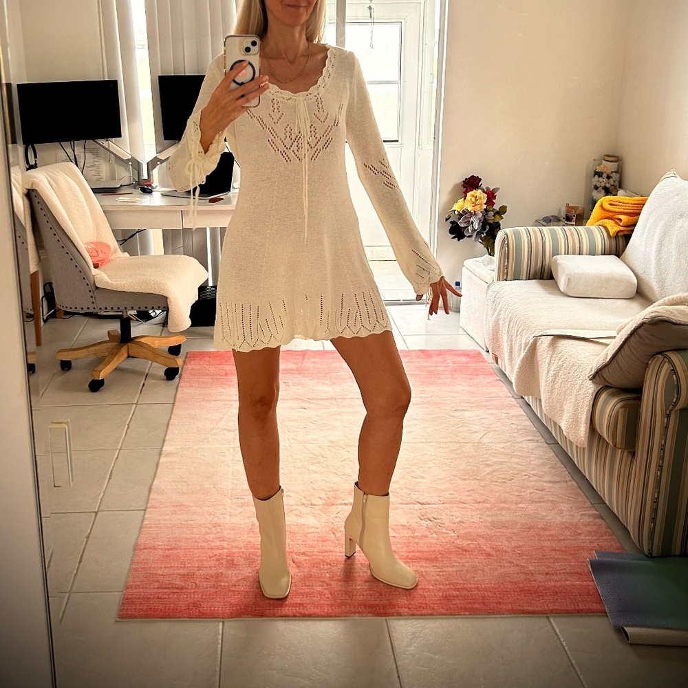 Cute pointelle knit mini dress, size L